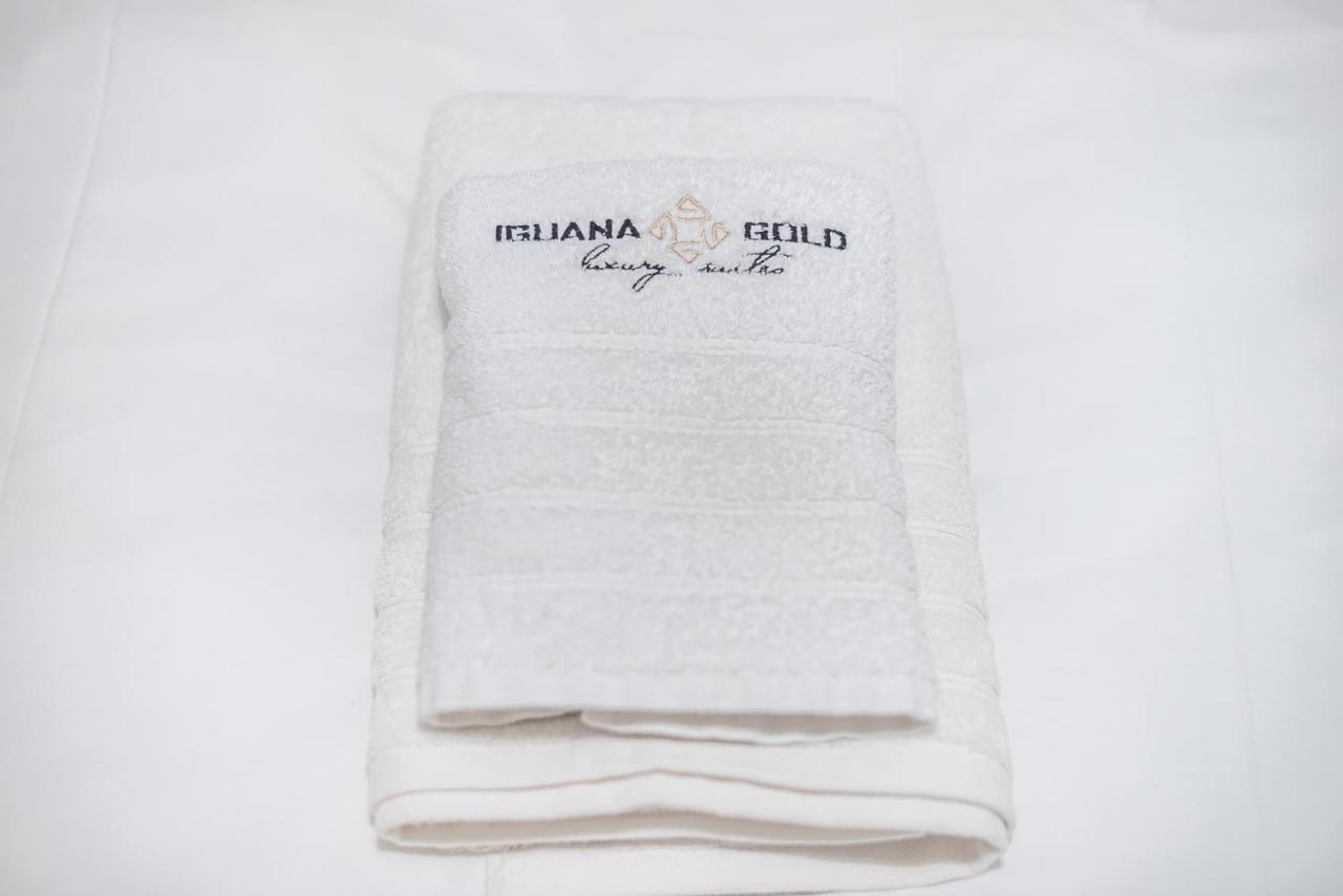 Iguana Gold Luxury Suites 2 เอเธนส์ ภายนอก รูปภาพ